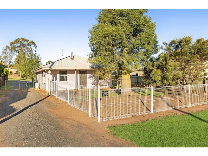 76 John Street, Goombungee QLD 4354
