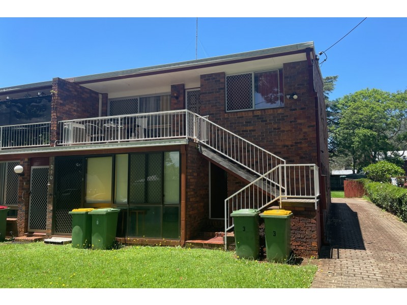 3/210 Russell Street, Newtown QLD 4305