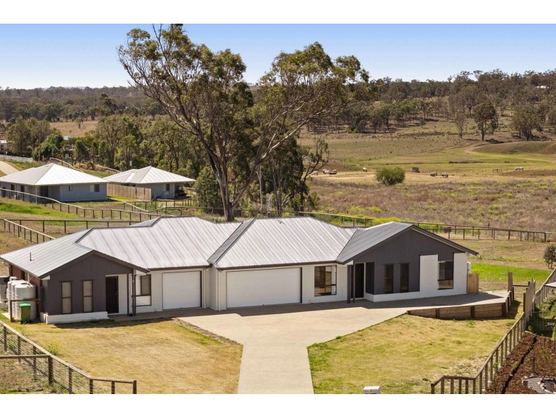 32 Aquila Drive, Meringandan West QLD 4352
