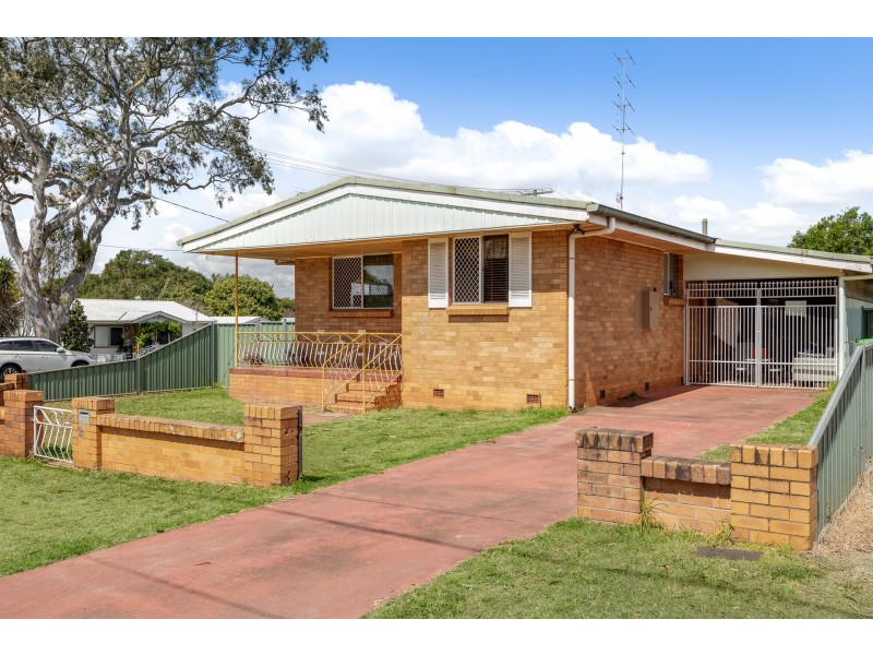 2 Doherty Street, Rockville QLD 4350