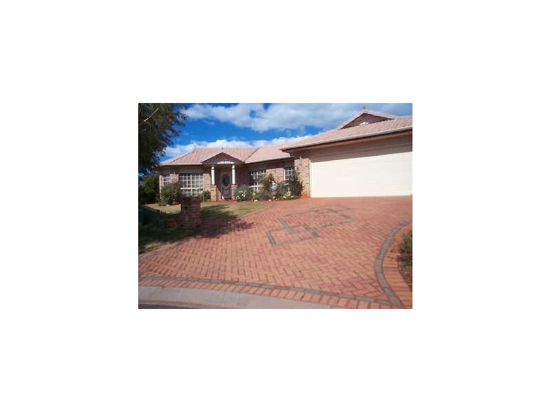 14 Spring Garden Court, Middle Ridge QLD 4350