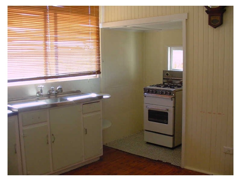 6 Head Street, Centenary Heights QLD 4350