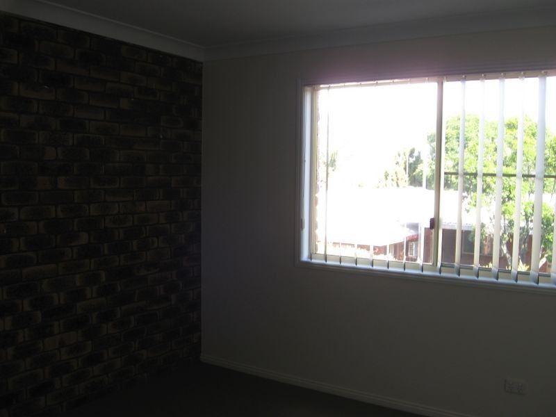 2/390 Stenner Street, Kearneys Spring QLD 4350