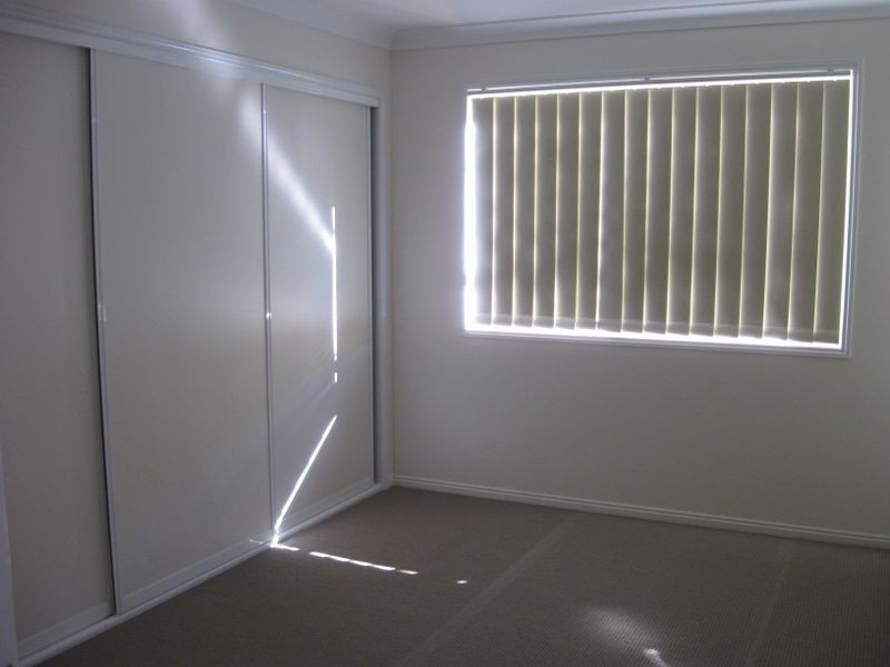 2/390 Stenner Street, Kearneys Spring QLD 4350