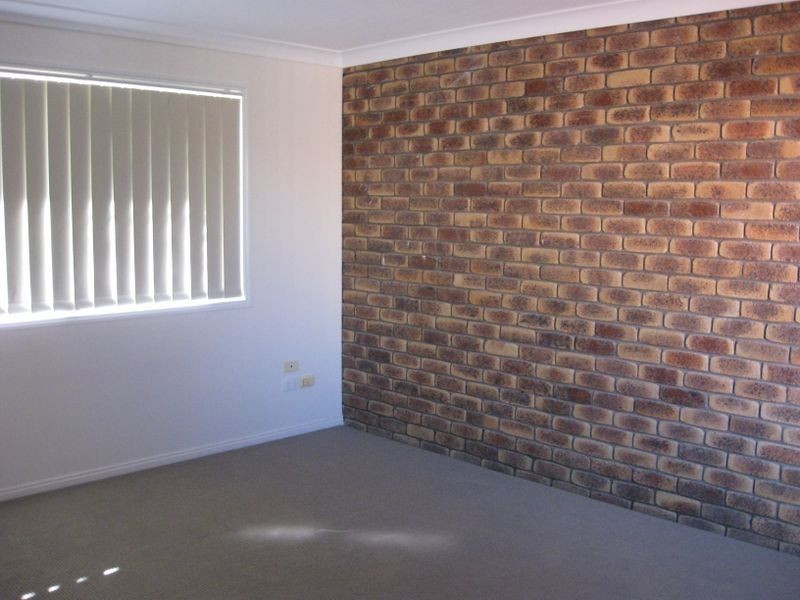 2/390 Stenner Street, Kearneys Spring QLD 4350