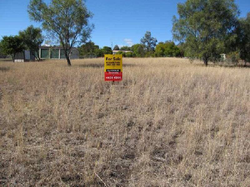 8 Rebwonga Street, Kingsthorpe QLD 4400