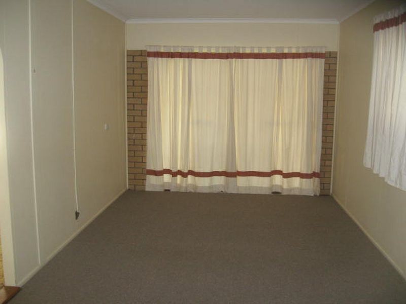 4 Moselle Court, Wilsonton QLD 4350