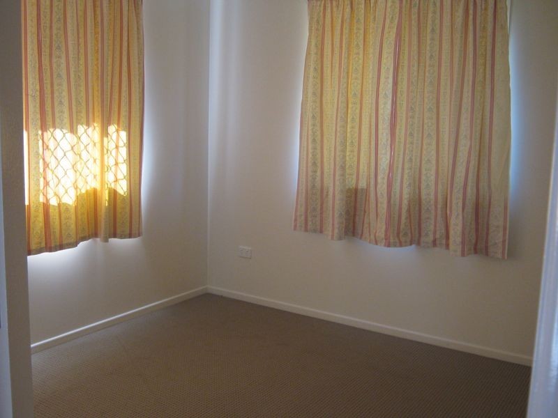 1/266 James Street, Harristown QLD 4350