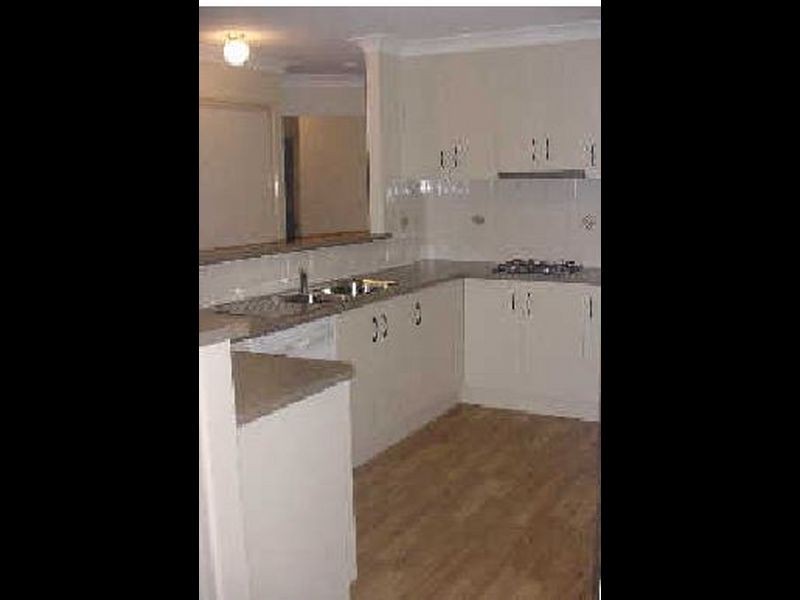 11 Weis Crescent, Middle Ridge QLD 4350