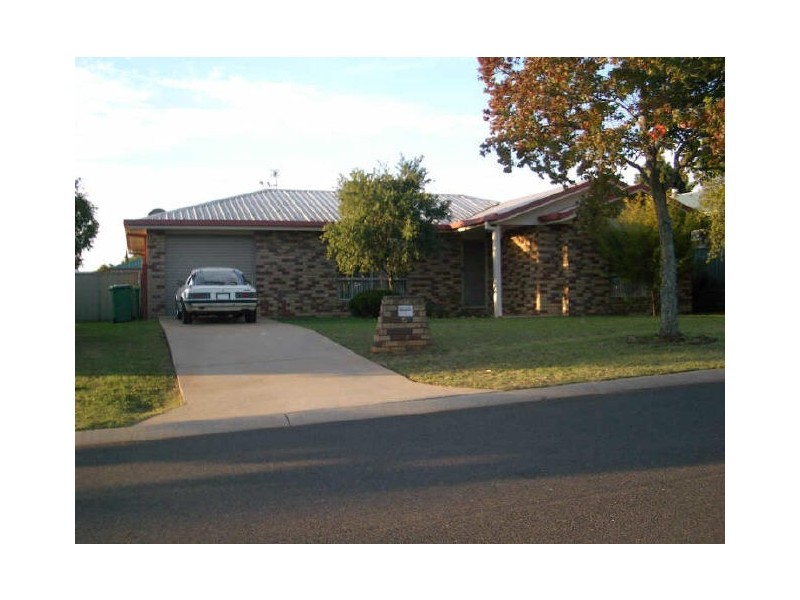 15 Silvergum Court, Glenvale QLD 4350