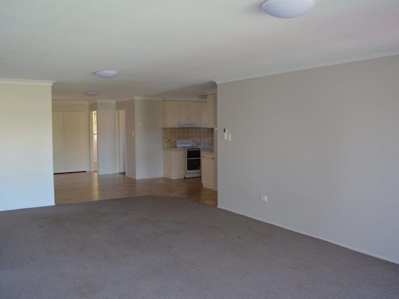 1/5 Rutkin Street, Kearneys Spring QLD 4350