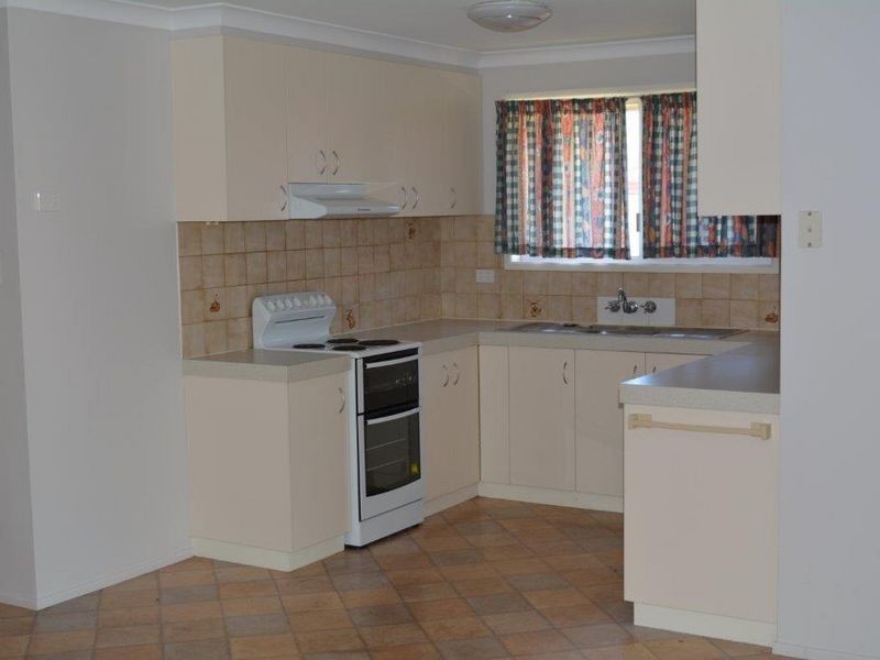 1/5 Rutkin Street, Kearneys Spring QLD 4350