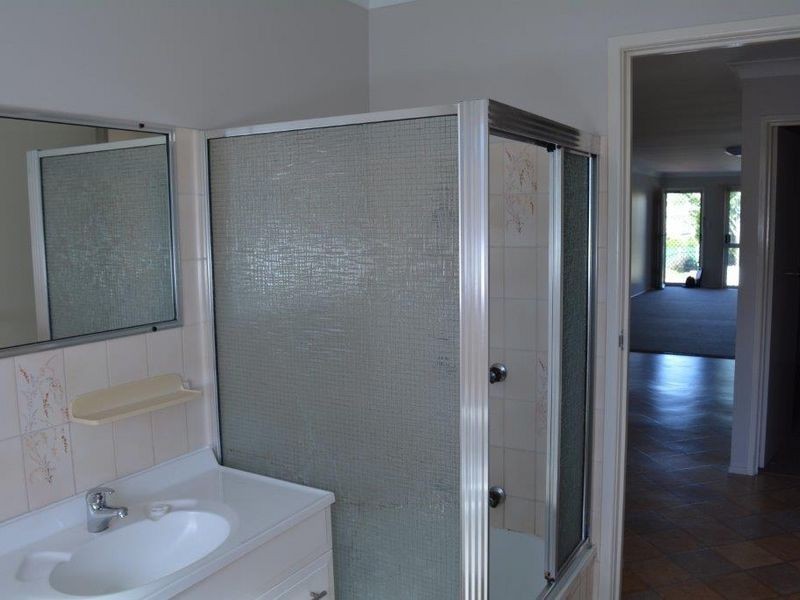 1/5 Rutkin Street, Kearneys Spring QLD 4350