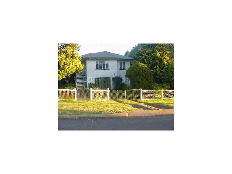 4 Murray Street, Mount Lofty QLD 4350
