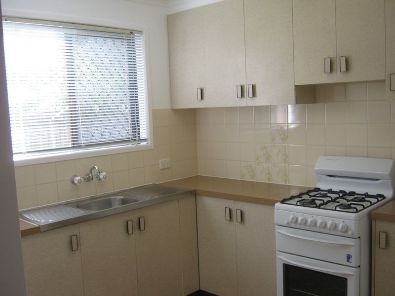 2/195 Tor Street, Newtown QLD 4350