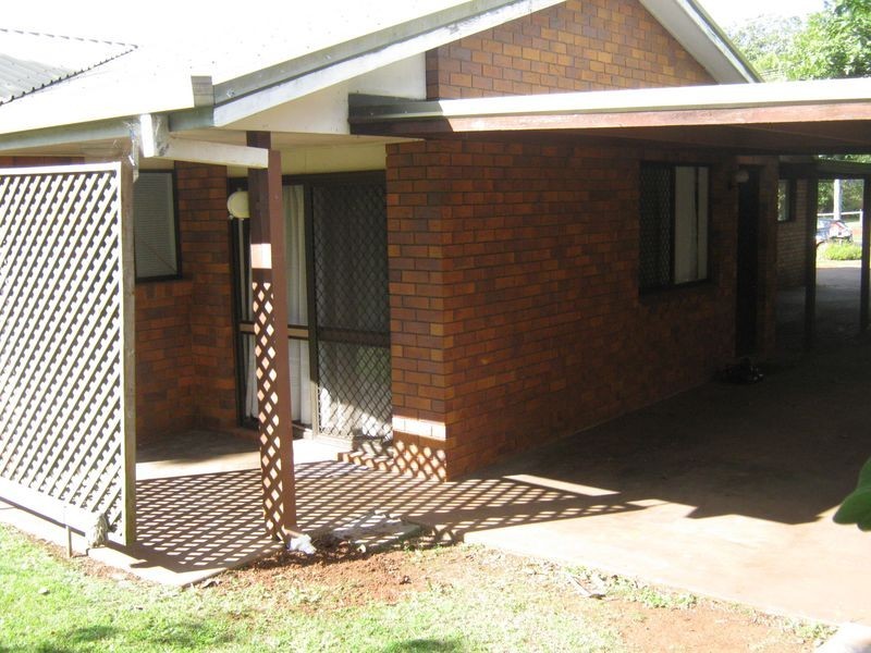 2/195 Tor Street, Newtown QLD 4350