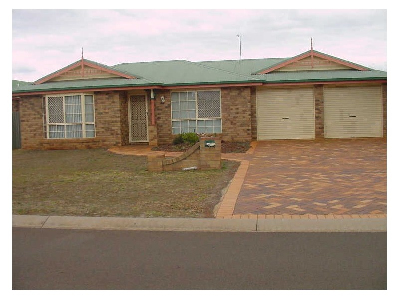18 Malt Court, Kearneys Spring QLD 4350