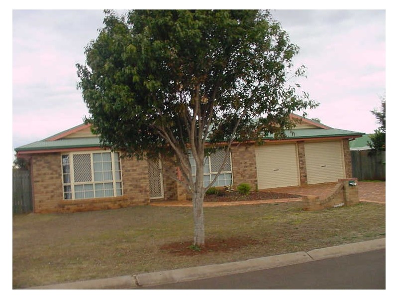 18 Malt Court, Kearneys Spring QLD 4350