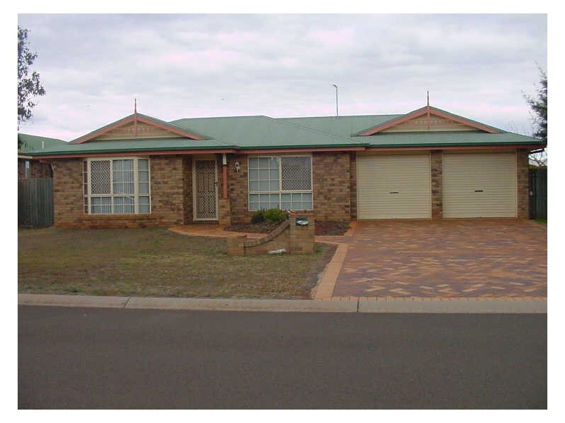 18 Malt Court, Kearneys Spring QLD 4350