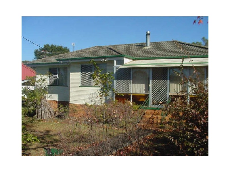 19 Berghofer Street, Rockville QLD 4350