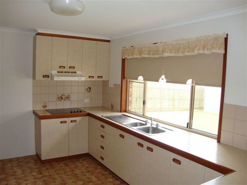 16 Fern Drive, Kearneys Spring QLD 4350