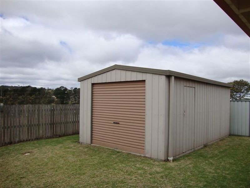 16 Fern Drive, Kearneys Spring QLD 4350