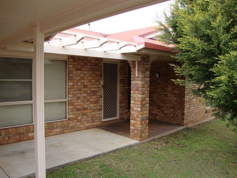 16 Fern Drive, Kearneys Spring QLD 4350