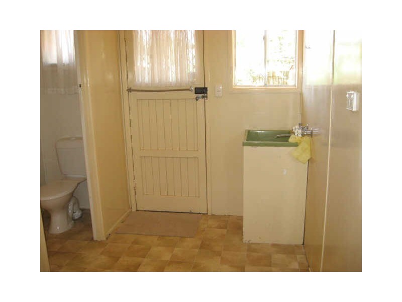 9 Coates Street, Kearneys Spring QLD 4350