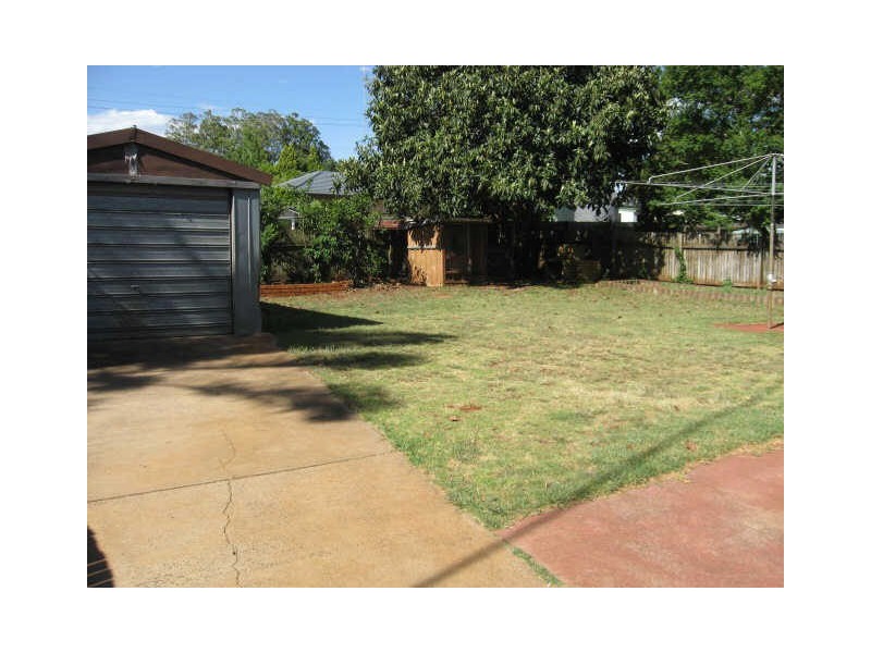 9 Coates Street, Kearneys Spring QLD 4350