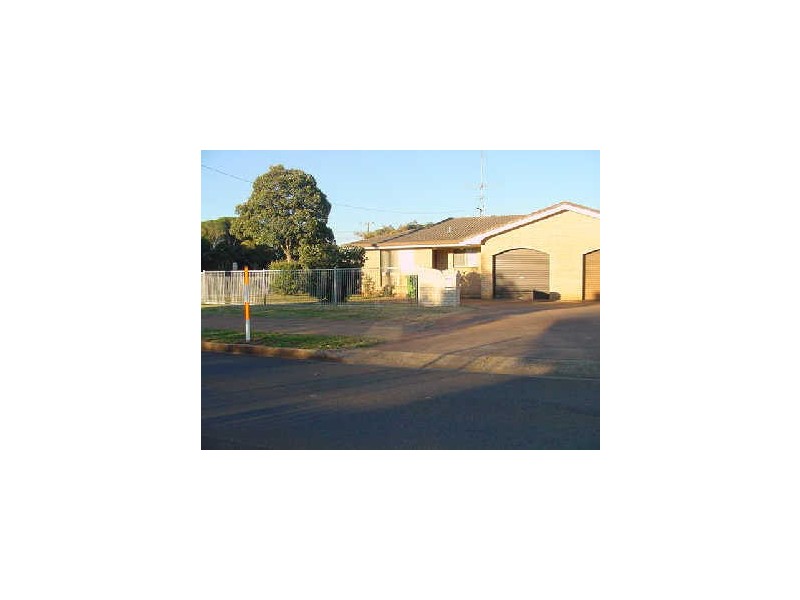 1/2a Burton Street, Harristown QLD 4350