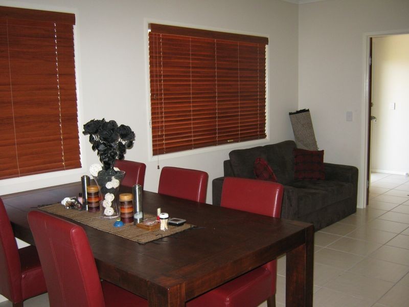 9 Spieker Street, Mount Lofty QLD 4350