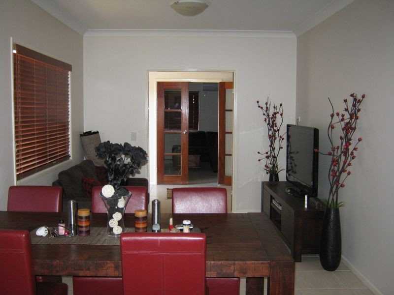 9 Spieker Street, Mount Lofty QLD 4350