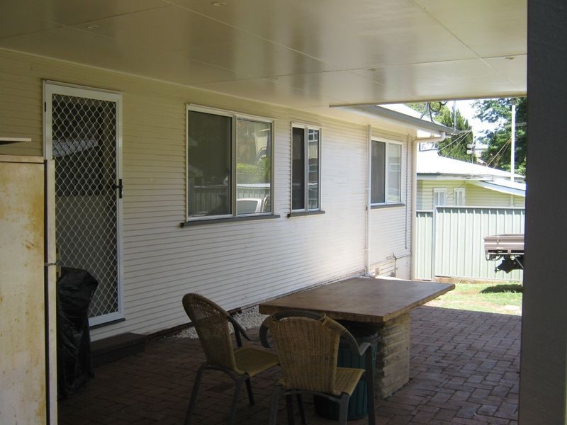 9 Spieker Street, Mount Lofty QLD 4350