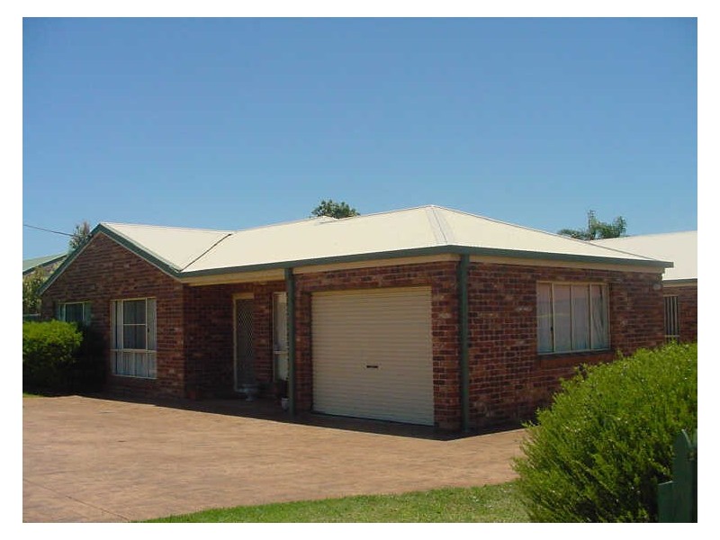 2/245 Nelson Street, Kearneys Spring QLD 4350