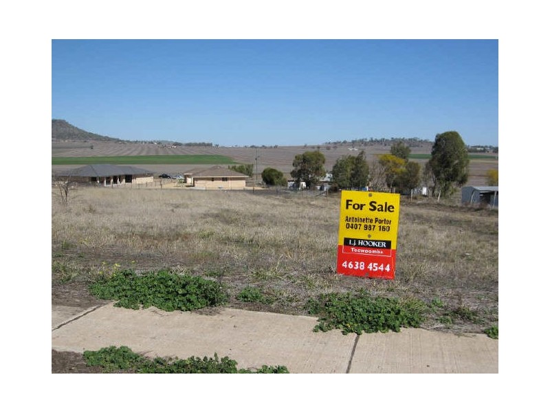27 Catherine Crescent, Kingsthorpe QLD 4400