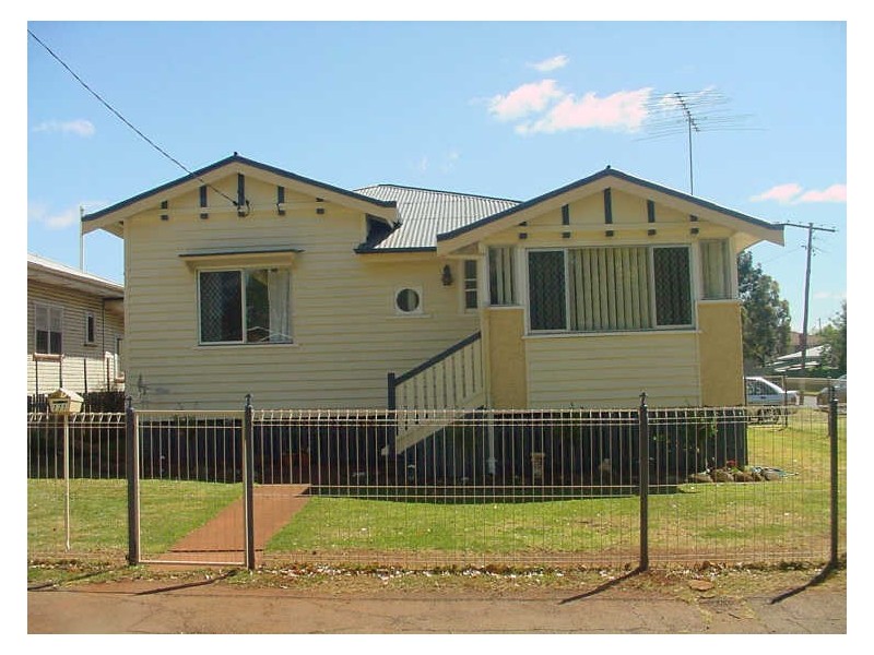 171 Geddes Street, Centenary Heights QLD 4350