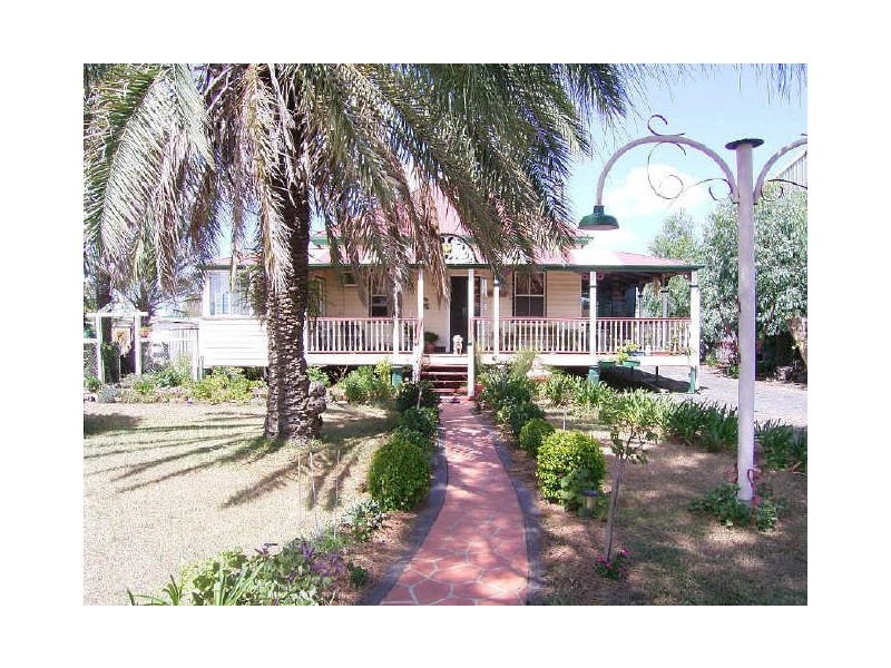 229 Bridge Street, Oakey QLD 4401