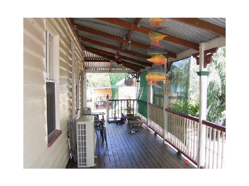 229 Bridge Street, Oakey QLD 4401