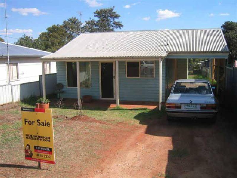 5 McWaters Street, North Toowoomba QLD 4350