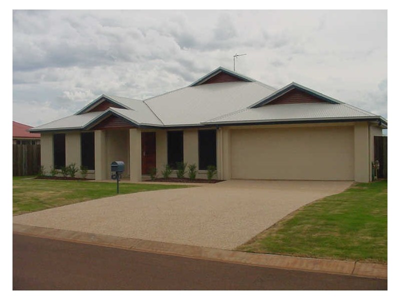 15 Fadden Crescent, Middle Ridge QLD 4350