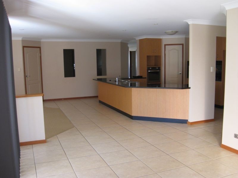 15 Fadden Crescent, Middle Ridge QLD 4350