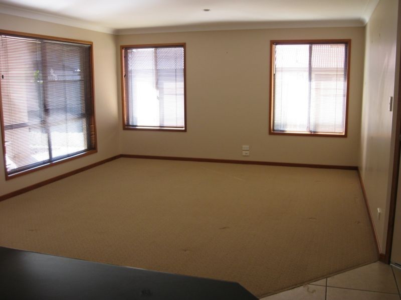 15 Fadden Crescent, Middle Ridge QLD 4350
