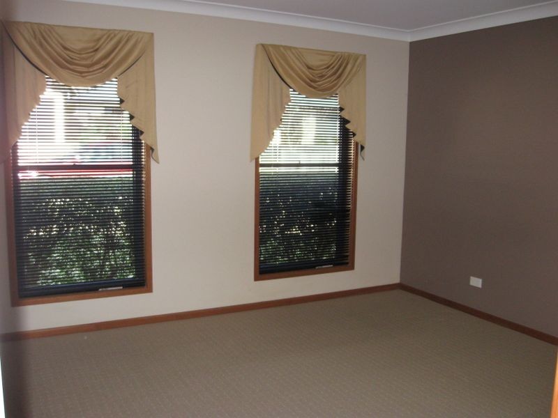 15 Fadden Crescent, Middle Ridge QLD 4350
