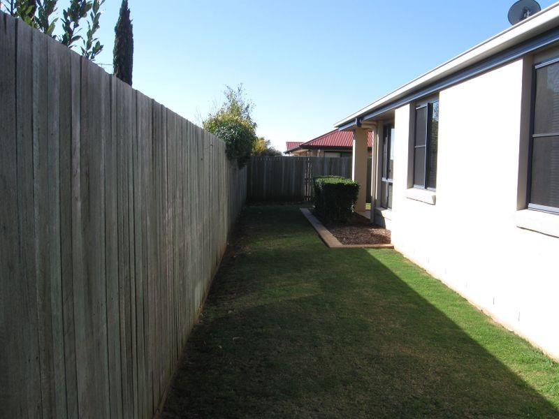 15 Fadden Crescent, Middle Ridge QLD 4350