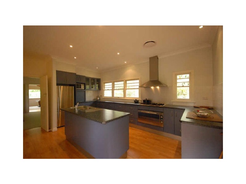 6 Cottesloe St, East Toowoomba QLD 4350