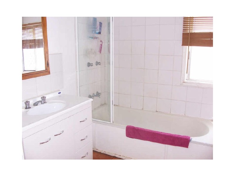 13 Swallow Court, Newtown QLD 4350