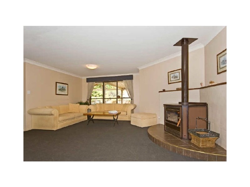 6 Spring Street, Middle Ridge QLD 4350