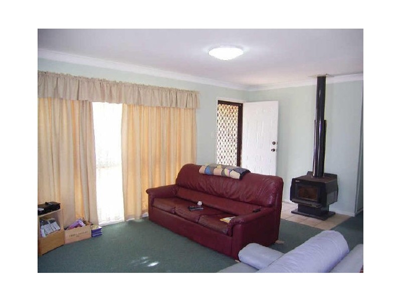 34 Broadfoot Street, Kearneys Spring QLD 4350