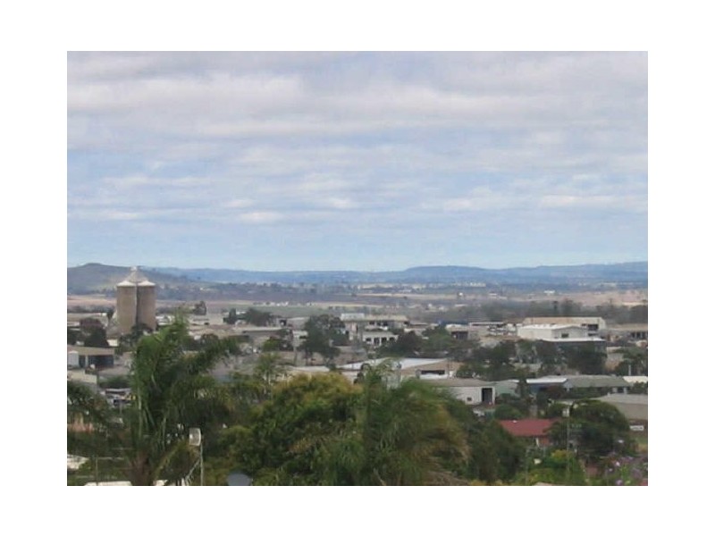 36 Barlow Street, Wilsonton QLD 4350