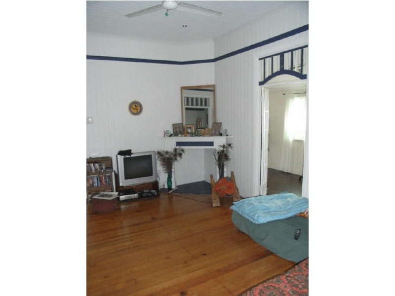 31 Bridge Street, Mount Lofty QLD 4350